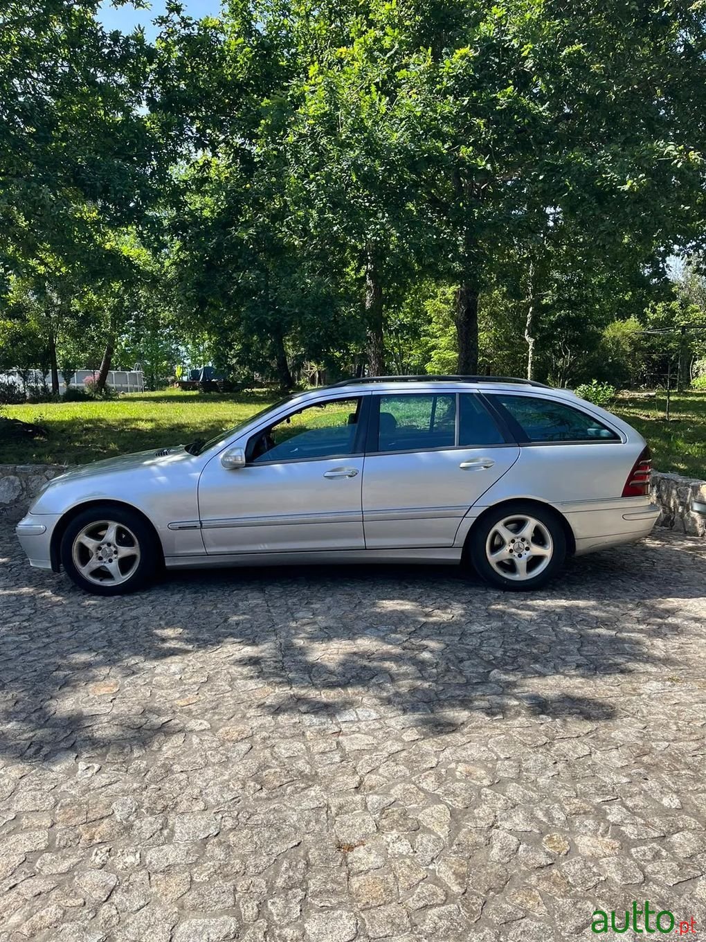 2002' Mercedes-Benz C-220 photo #5