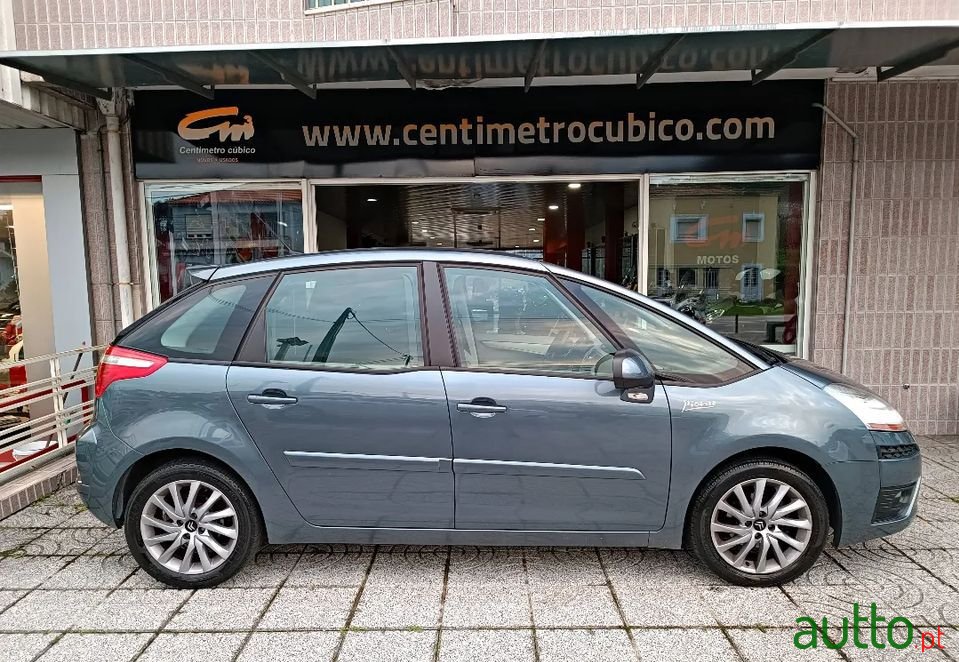 2008' Citroen C4 Picasso photo #3