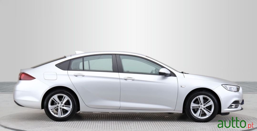 2017' Opel Insignia photo #6