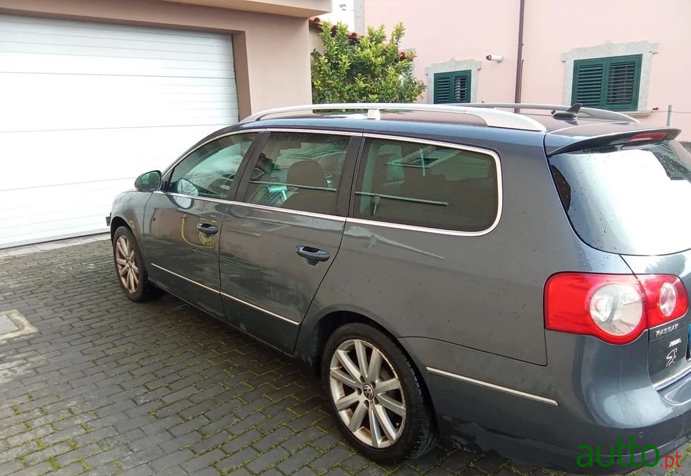 2008' Volkswagen Passat Variant photo #4