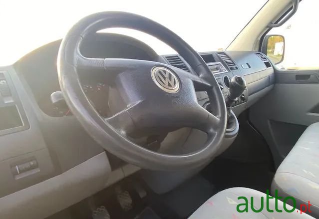 2004' Volkswagen Transporter photo #5