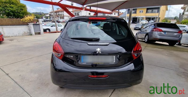 2015' Peugeot 208 photo #6