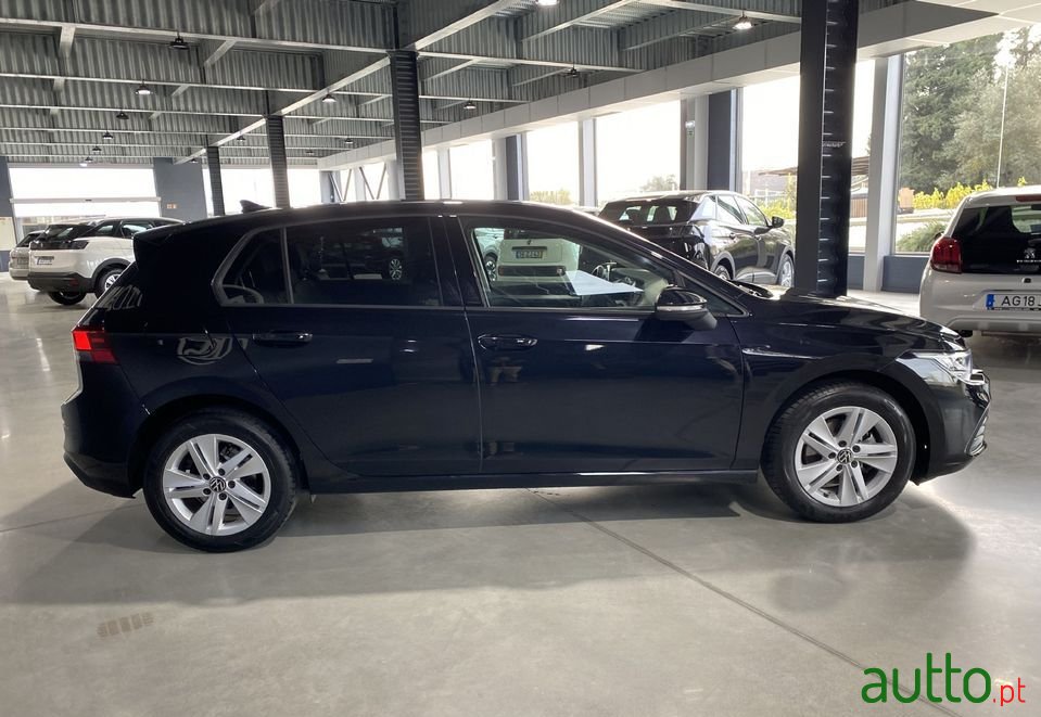 2021' Volkswagen Golf photo #2