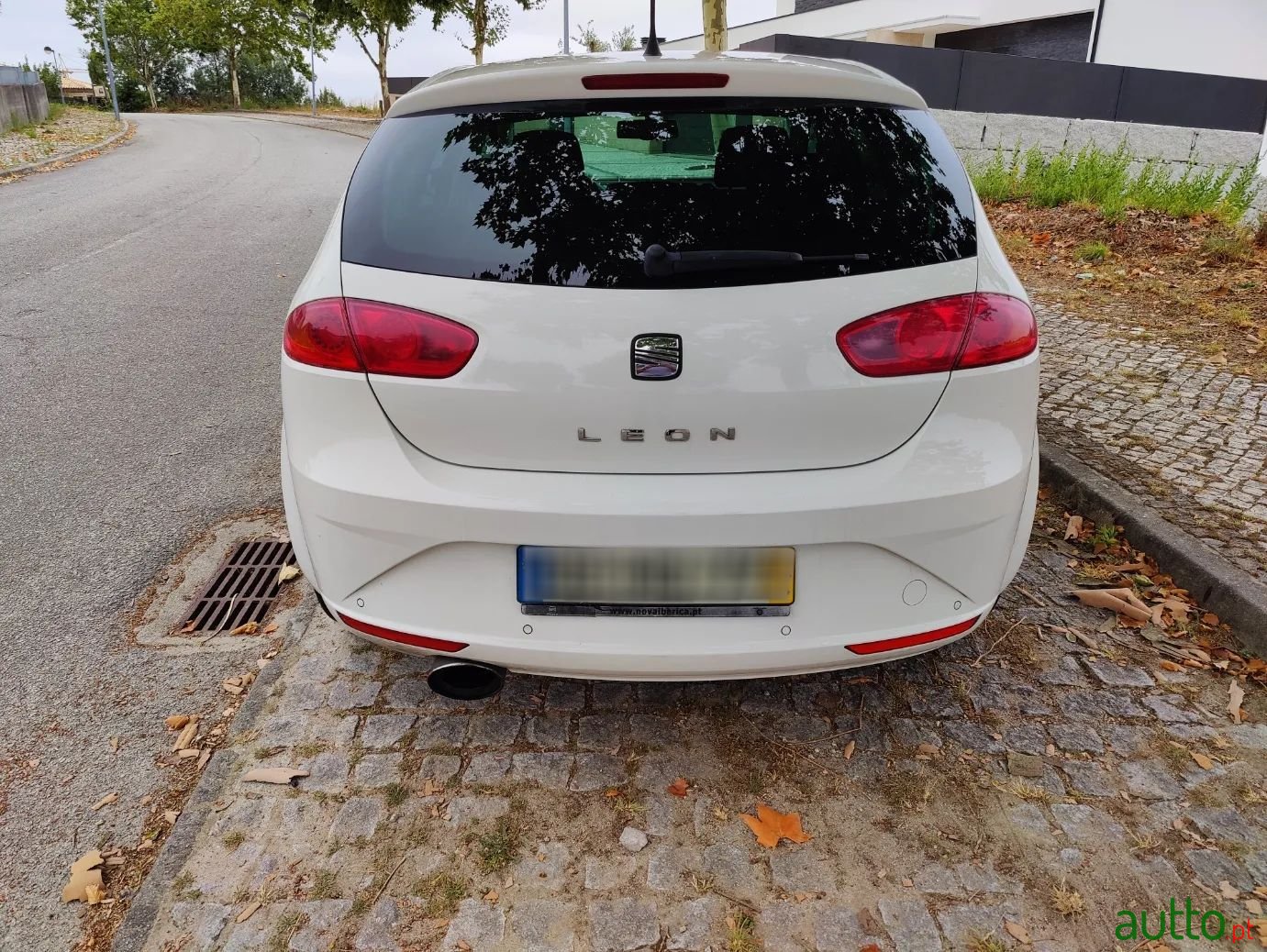 2009' SEAT Leon photo #4