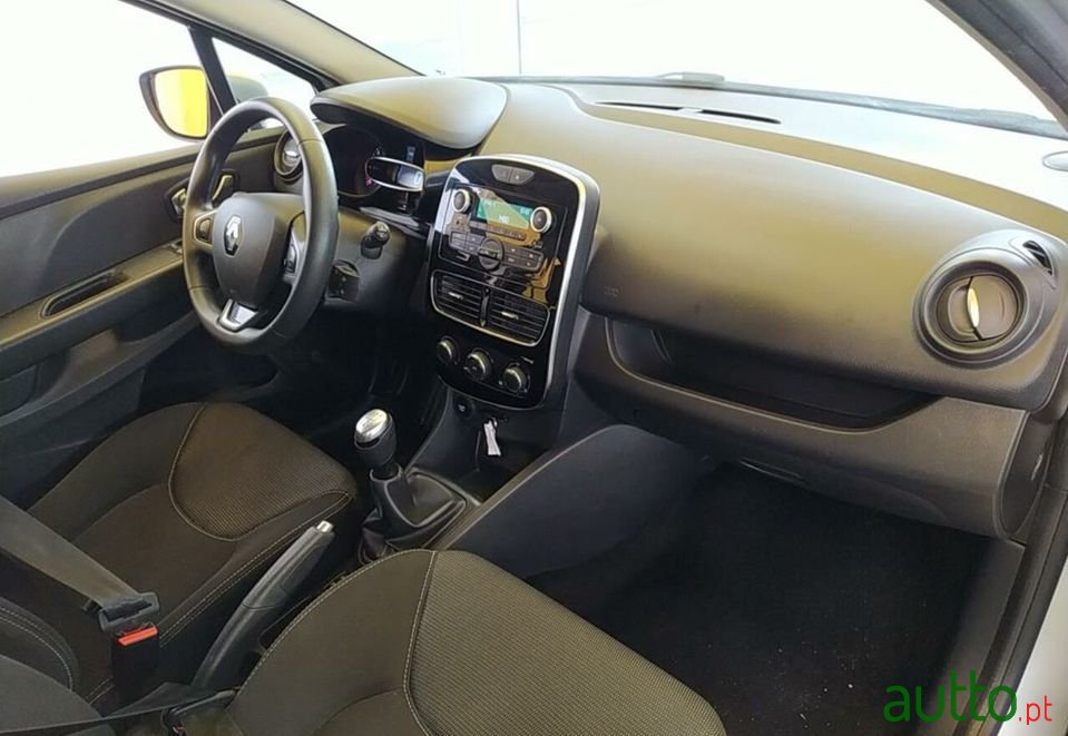 2019' Renault Clio photo #5