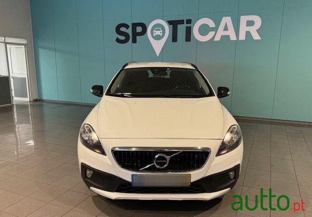 2018' Volvo V40 Cross Country 2.0 D2 photo #2