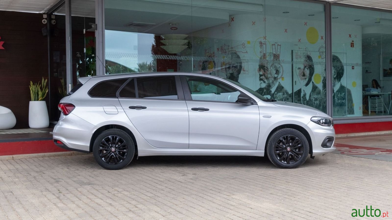 2020' Fiat Tipo Station Wagon photo #5