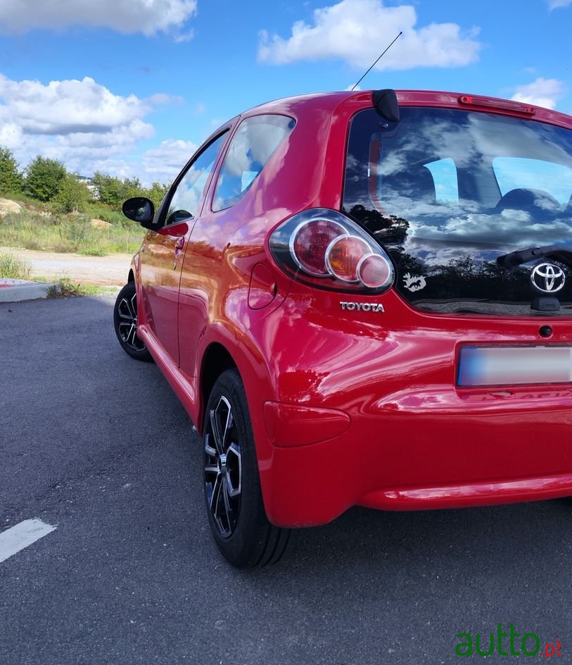 2012' Toyota Aygo photo #6