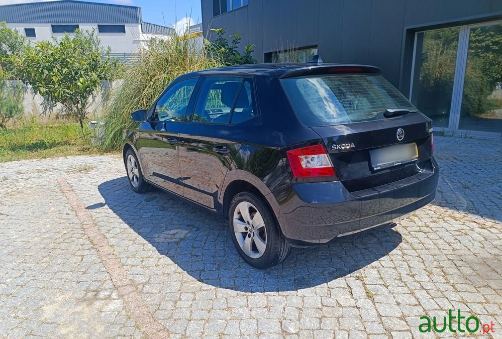 2015' Skoda Fabia 1.4 Tdi Style photo #4
