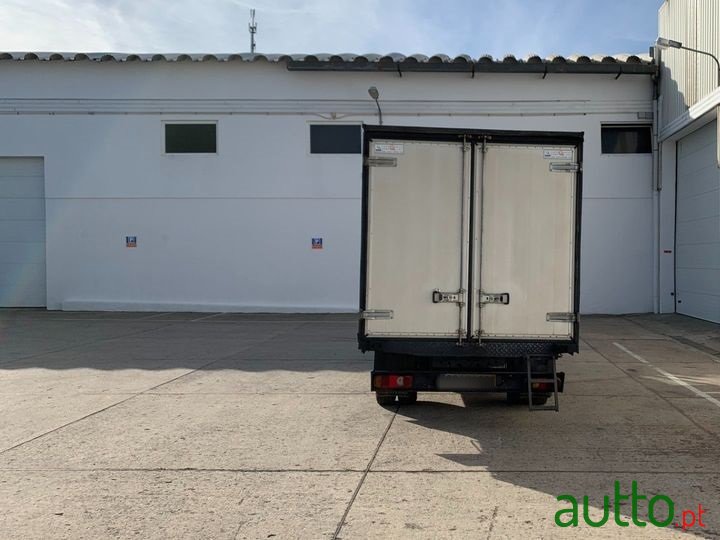 2009' Mitsubishi Canter photo #3