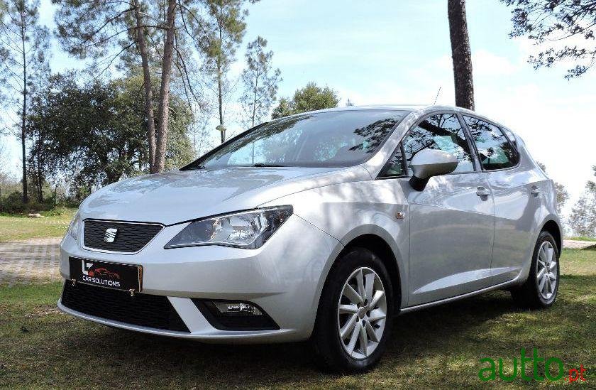 2012' SEAT Ibiza Tdi Style photo #1