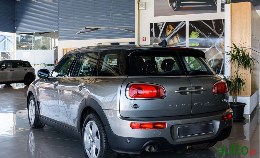 2019' MINI Clubman One D photo #6