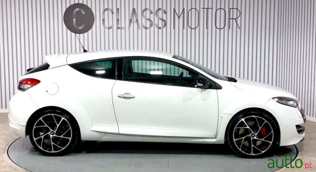 2011' Renault Megane Coupe photo #3