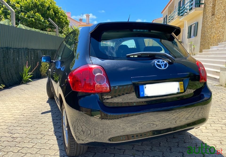 2009' Toyota Auris photo #5