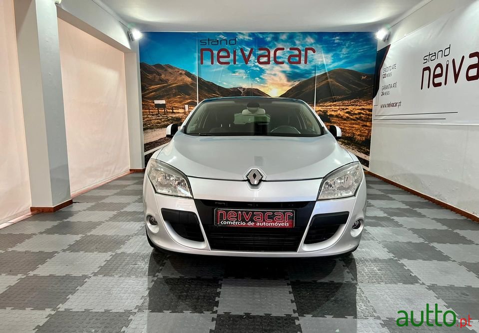 2009' Renault Megane photo #6