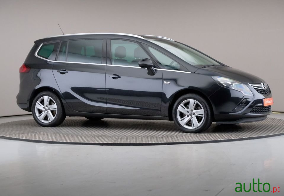 2017' Opel Zafira photo #4