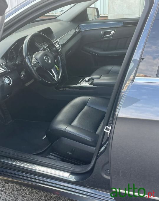 2013' Mercedes-Benz E-300 photo #6