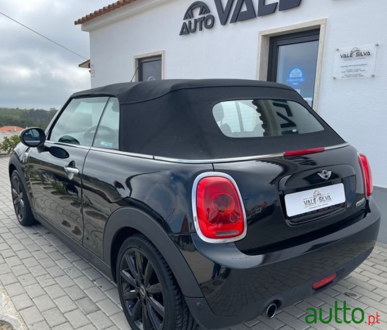 2017' MINI Cabrio photo #6