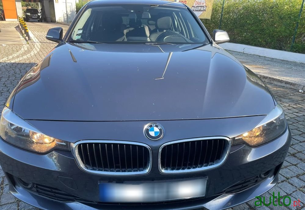 2015' BMW 318 D Touring photo #5