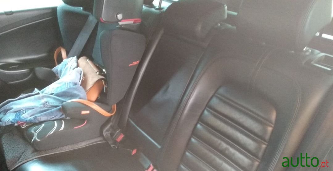 2007' Volkswagen Passat Variant photo #2