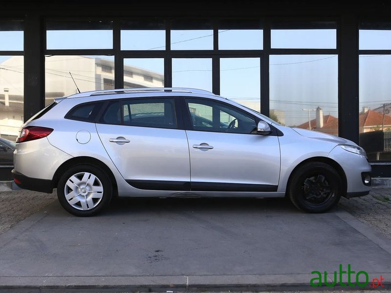 2013' Renault Megane Sport Tourer photo #3