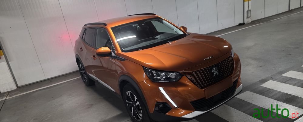 2021' Peugeot e-2008 Allure photo #2