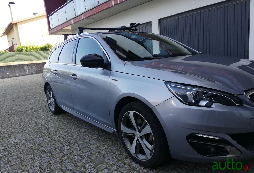 2017' Peugeot 308 Sw photo #2