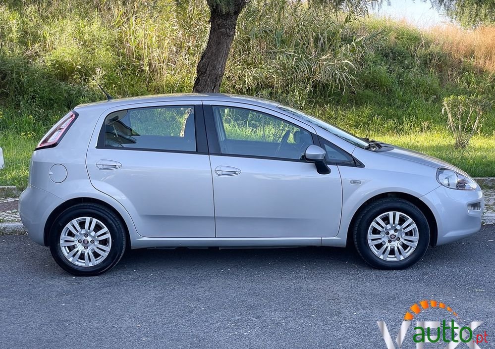 2014' Fiat Punto photo #6