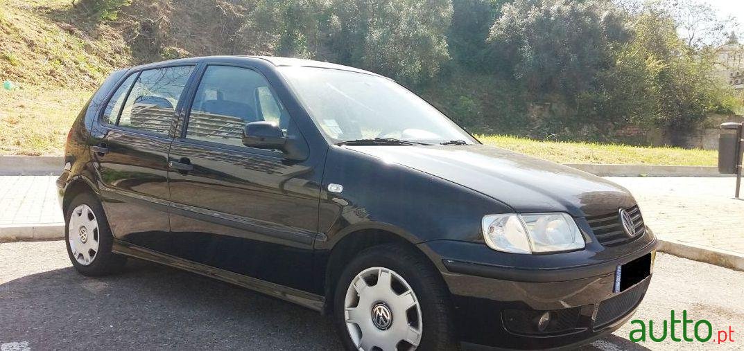 2001' Volkswagen Polo 1.0 Confortline photo #3
