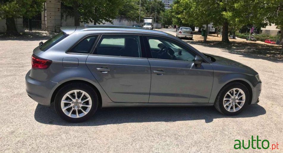 2015' Audi A3 Sportback photo #2