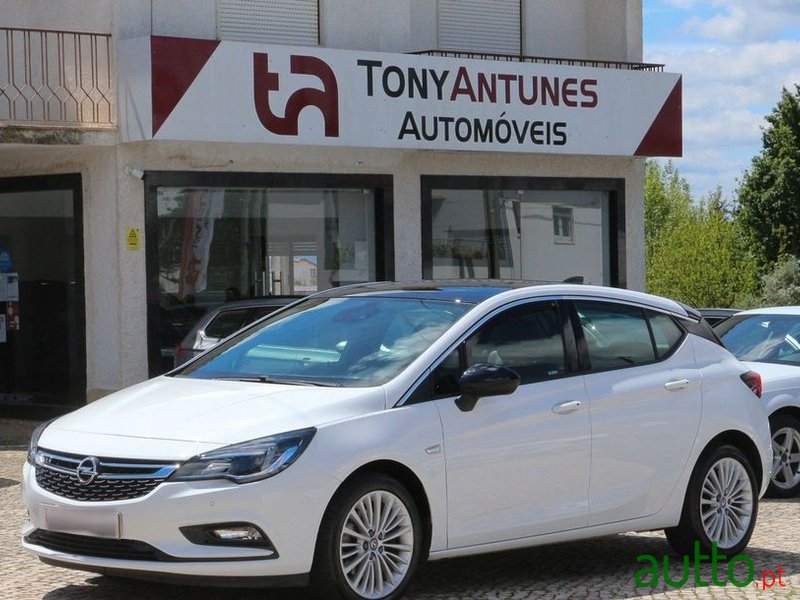2016' Opel Astra photo #1