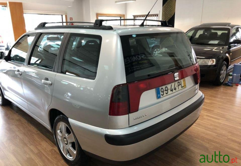 2000' SEAT Cordoba-Vario 1.6 Sr photo #2