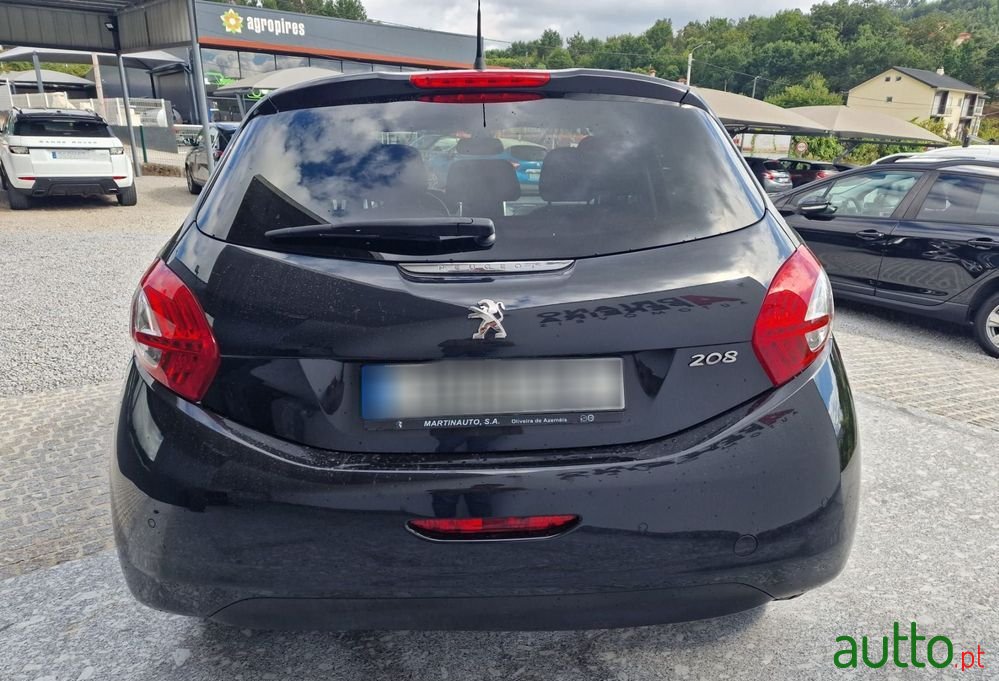 2012' Peugeot 208 photo #6