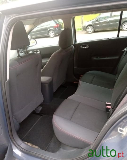 2007' Renault Megane Break photo #5