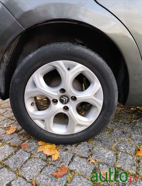 2011' Citroen C3 photo #6