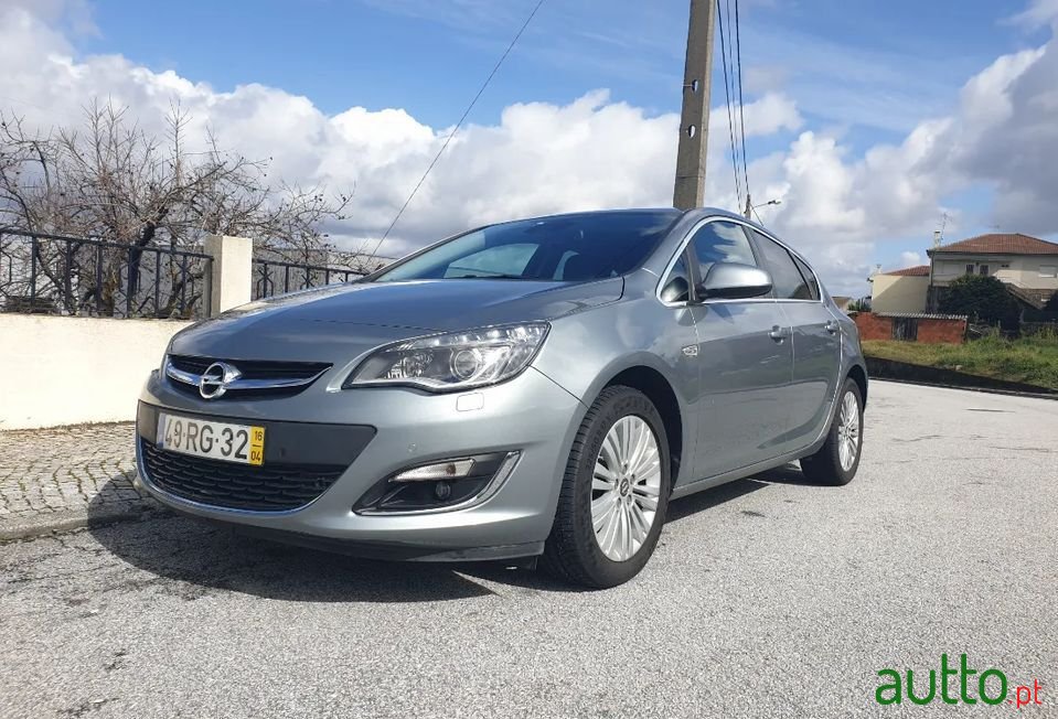 2016' Opel Astra photo #1
