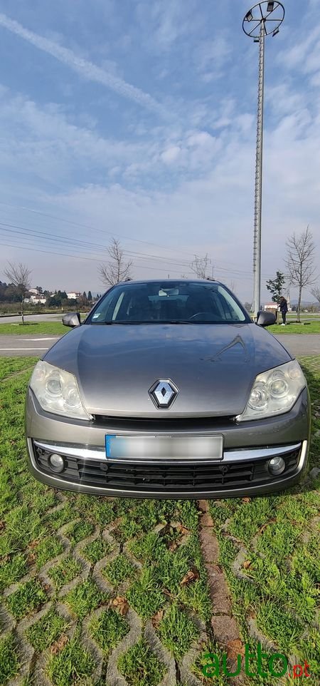 2008' Renault Laguna Break photo #3