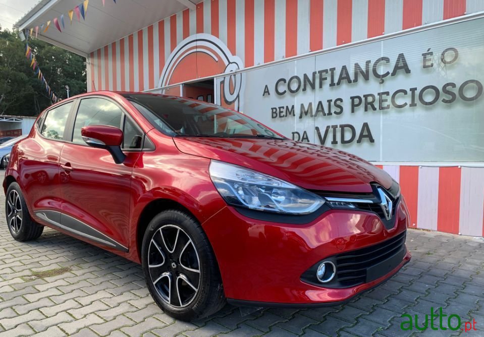 2015' Renault Clio photo #1