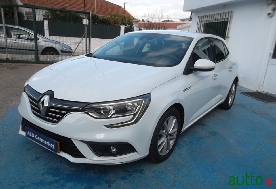2017' Renault Megane photo #2
