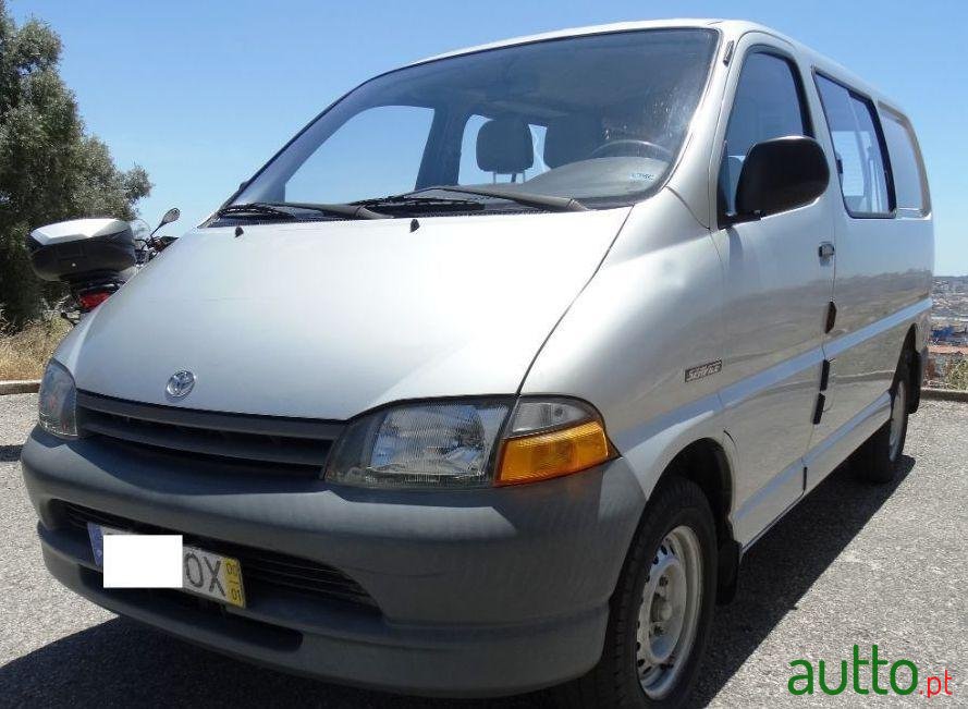 2000' Toyota Hiace photo #3