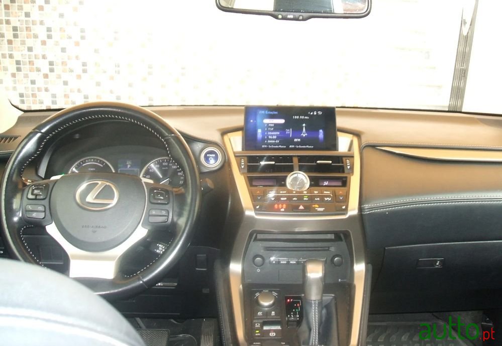 2015' Lexus NX 300h photo #4