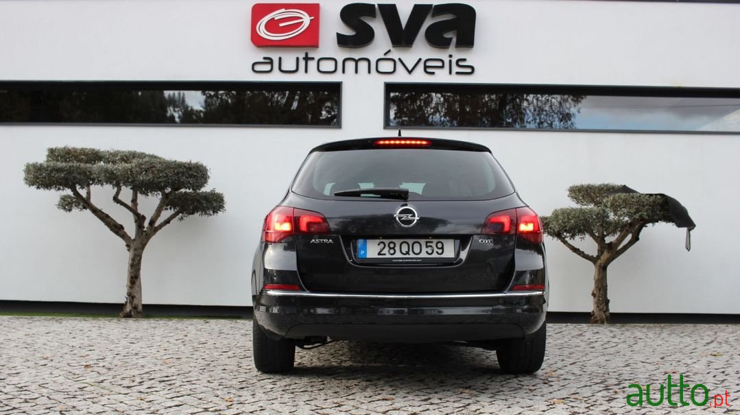 2015' Opel Astra Sports Tourer photo #4