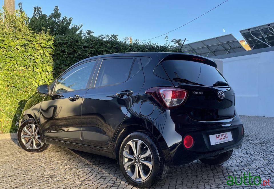 2018' Hyundai i10 photo #2