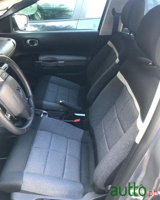 2019' Citroen C4 Cactus photo #3
