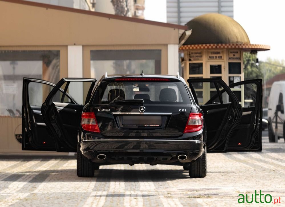 2009' Mercedes-Benz Classe C photo #5