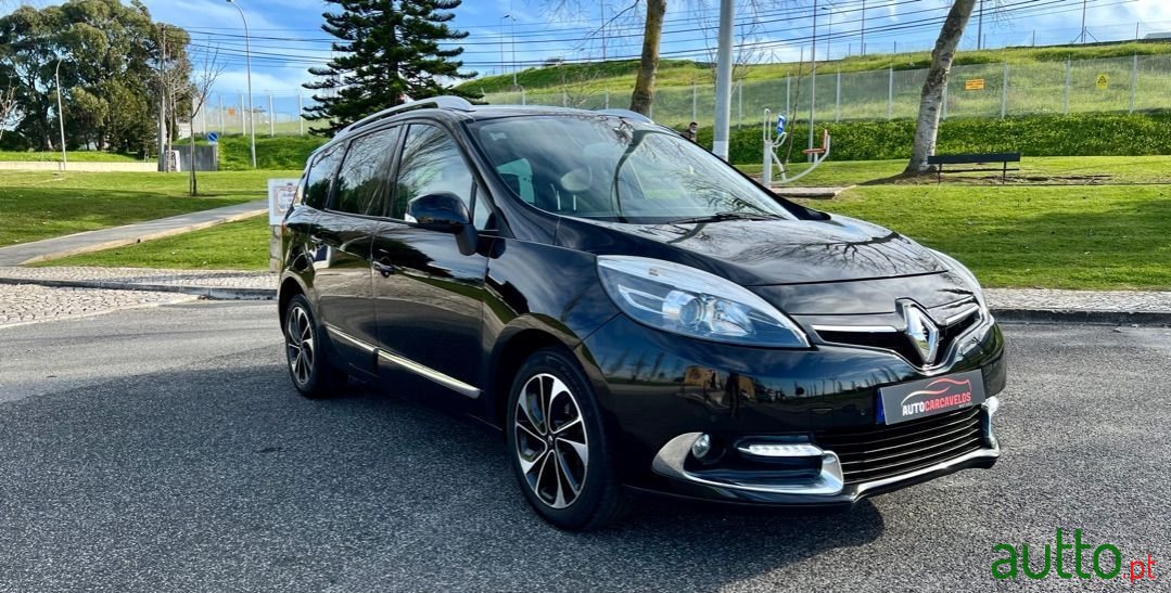 2015' Renault Grand Scenic photo #2