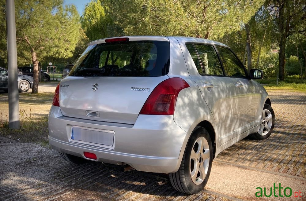 2007' Suzuki Swift photo #2