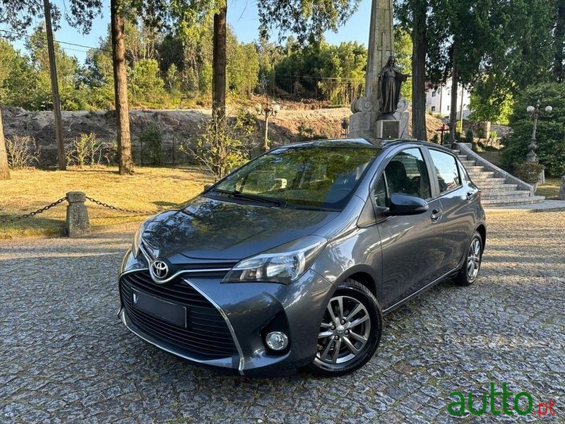 2015' Toyota Yaris 1.0 Vvt-I Comfort photo #1