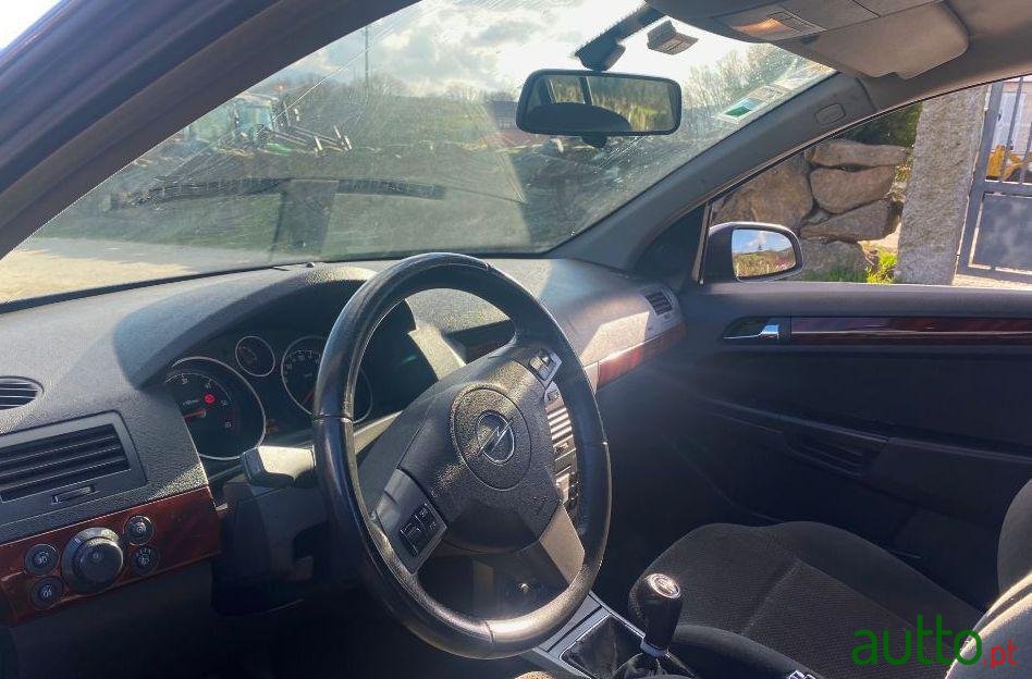 2004' Opel Astra photo #4