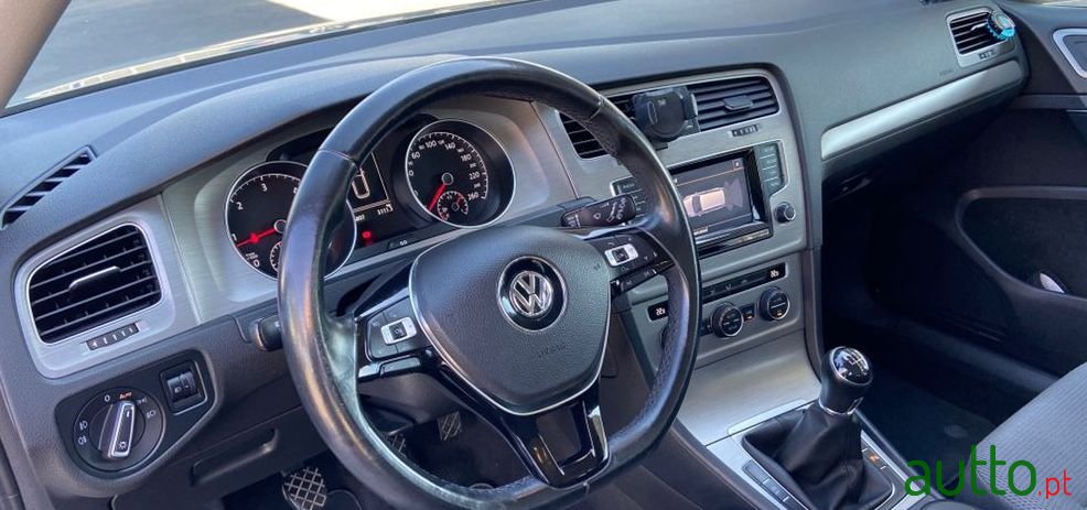 2014' Volkswagen Golf Variant photo #1